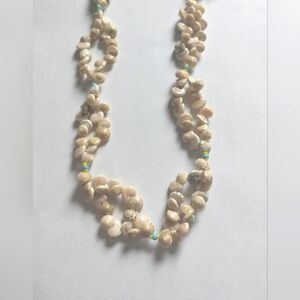 Vintage 1970s long shell Necklace